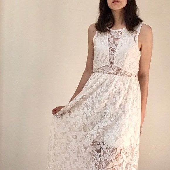 Cream lace dress - Picture 3 of 14